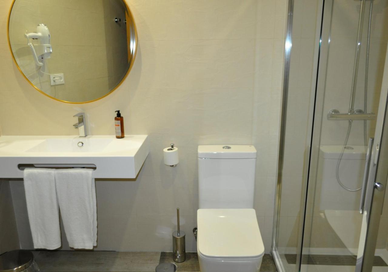 Hostal Restaurante Villa De 브리우에가 외부 사진