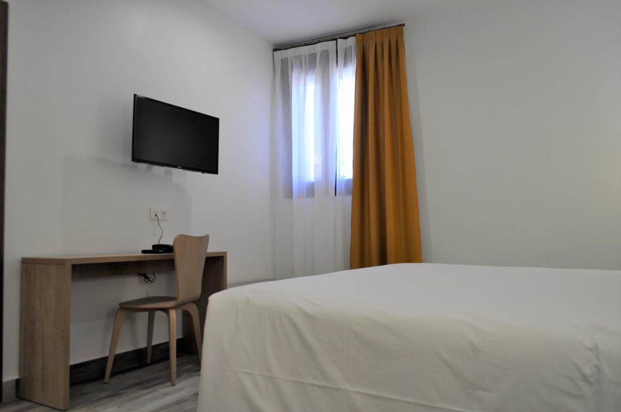 Hostal Restaurante Villa De 브리우에가 외부 사진