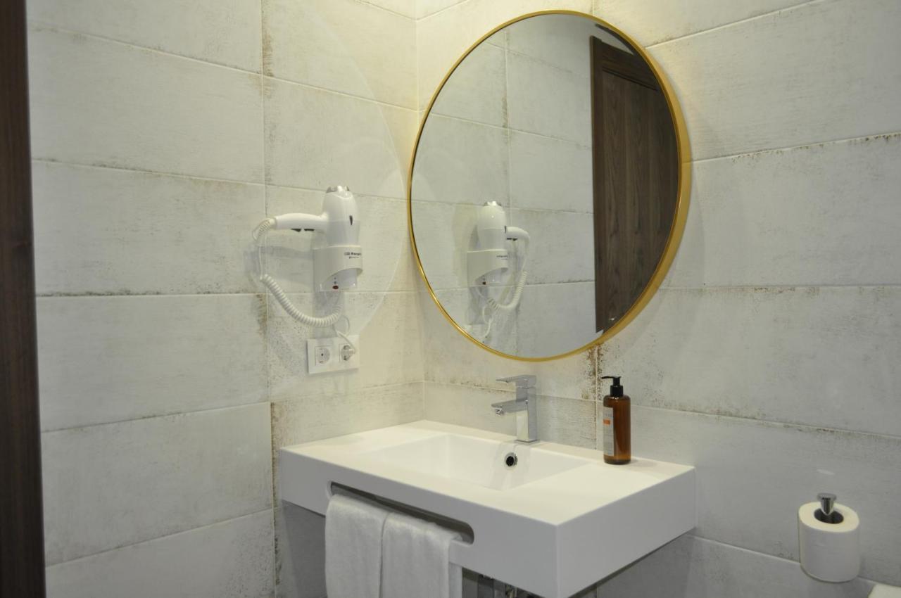 Hostal Restaurante Villa De 브리우에가 외부 사진
